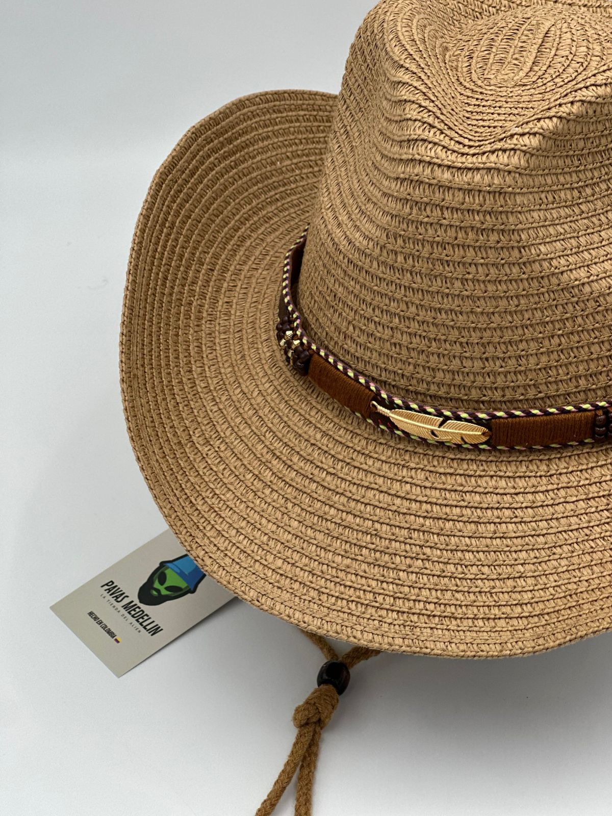 SOMBRERO ESTILO TEXANO CON CORREA - NUDE - Imagen 3