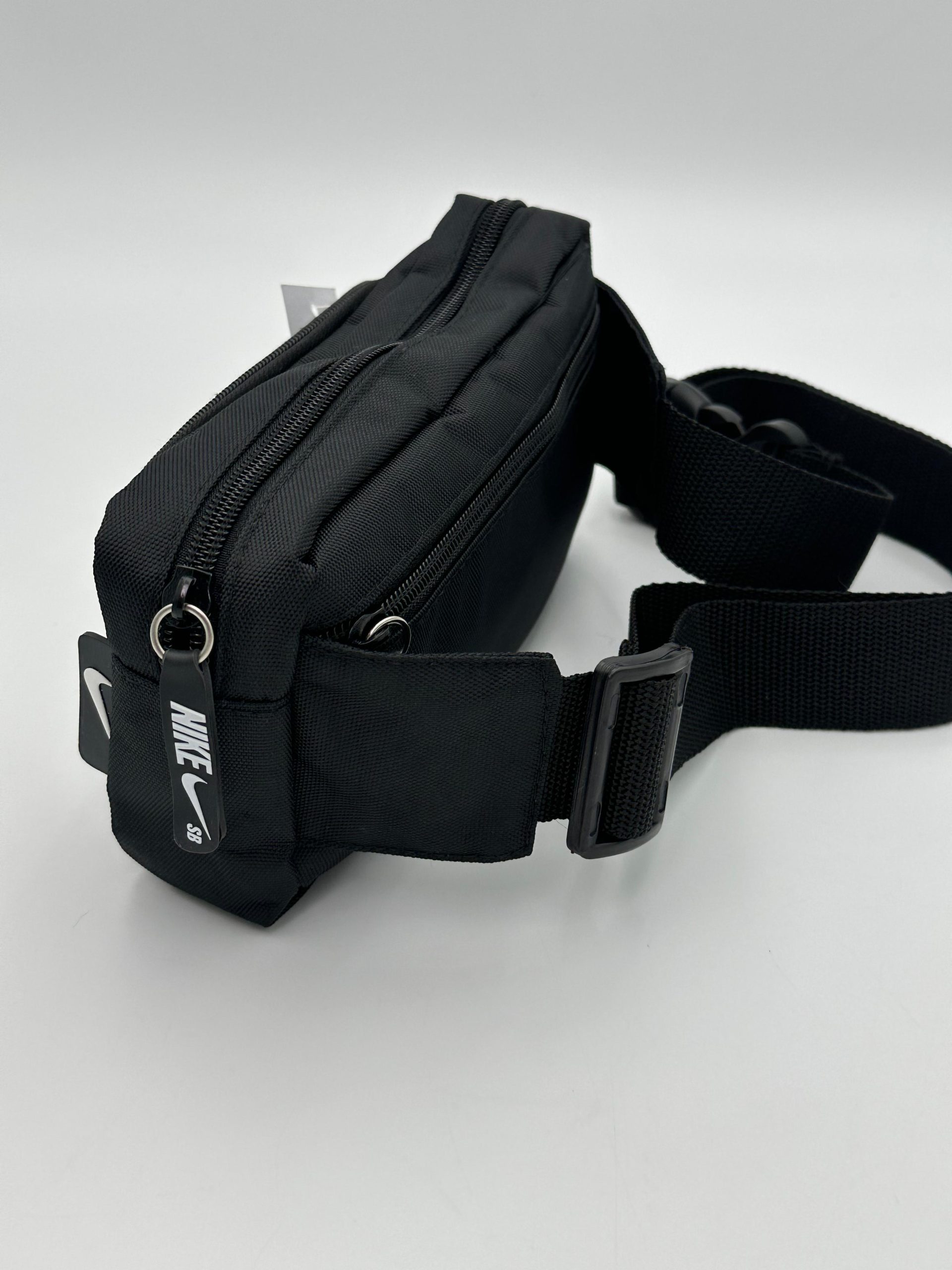 RIÑONERA NIKE NEGRA PEQUEÑA - Imagen 3