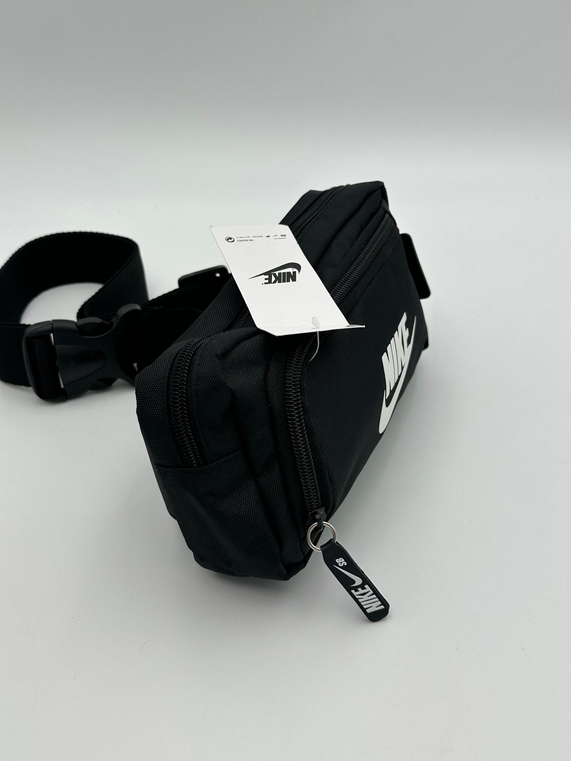 RIÑONERA NIKE NEGRA PEQUEÑA - Imagen 4