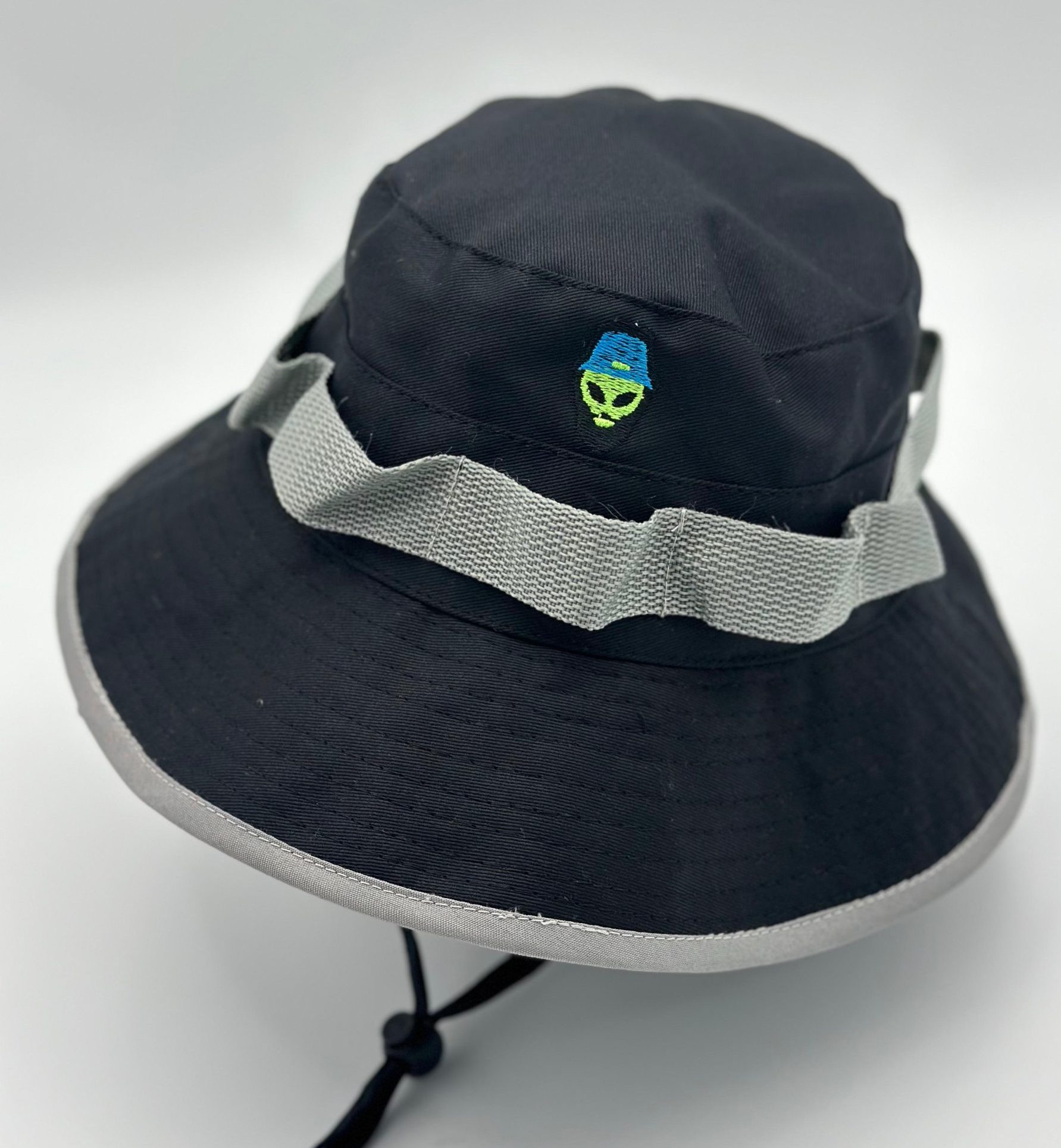 PESQUERO PAVASMEDELLIN NEGRO GRIS