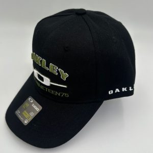 GORRA CURVA OAKLEY NEGRA