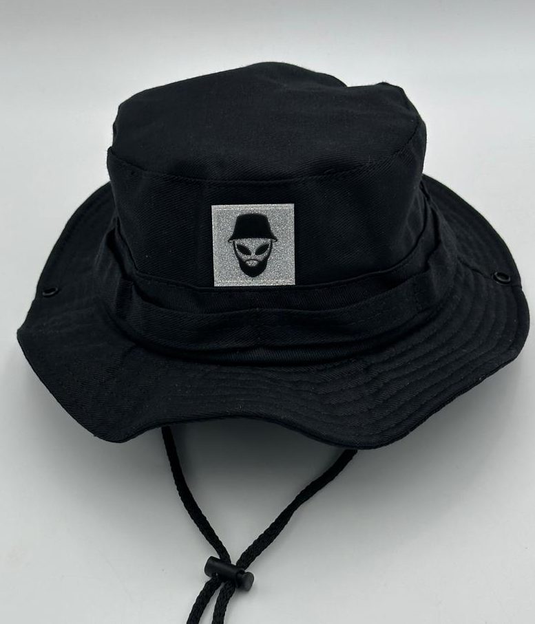 PESQUERO LINE FRESH NEGRO APLIQUE PLATEADO