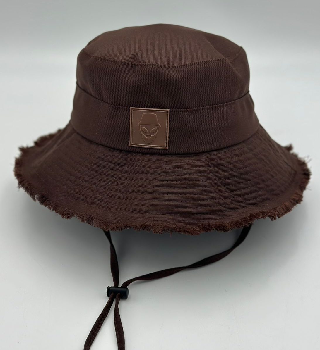 PESQUERO ALA LARGA MOCCA APLIQUE ALIEN