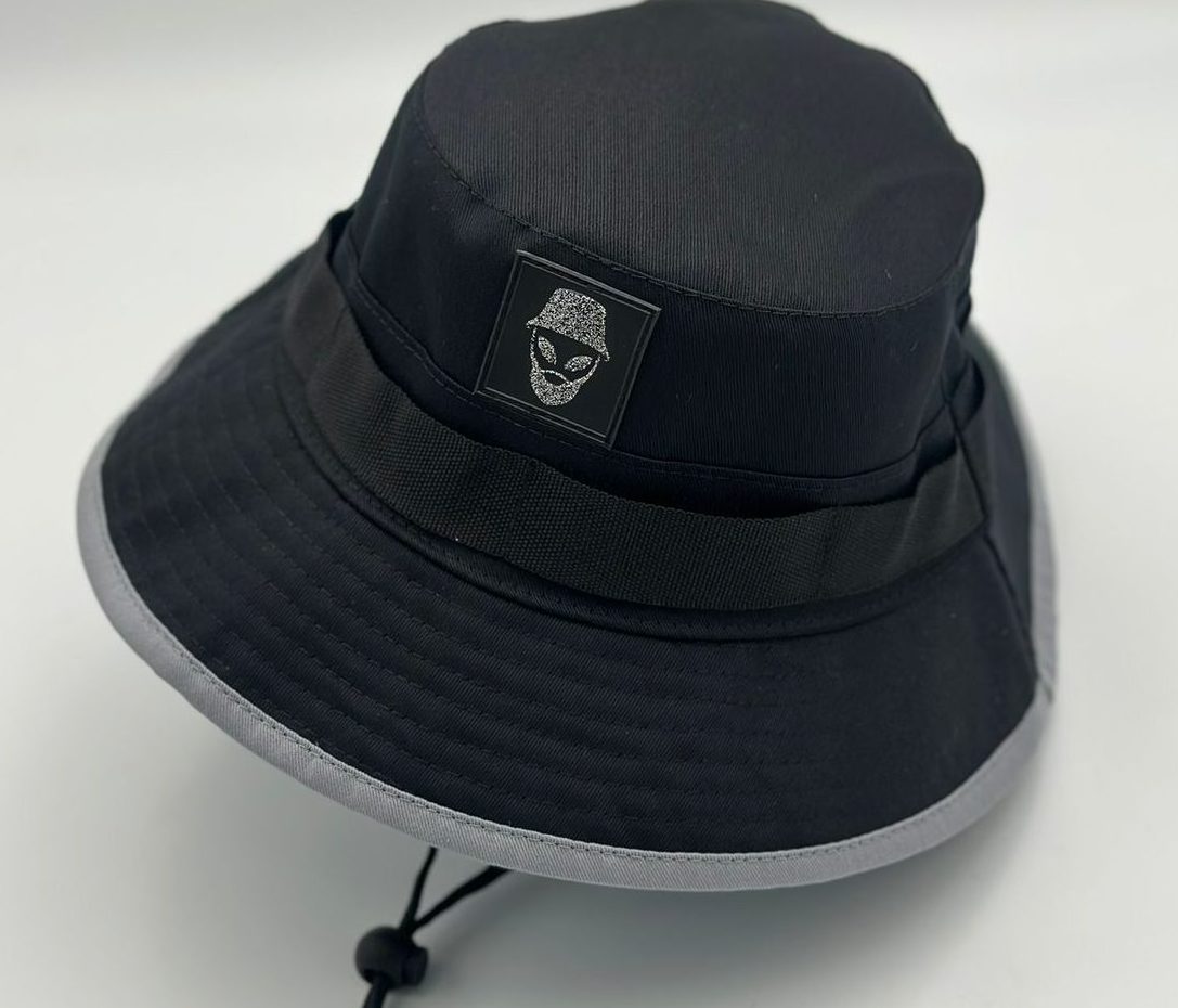 PESQUERO REATA NEGRO CON ALIEN BRILLANTE