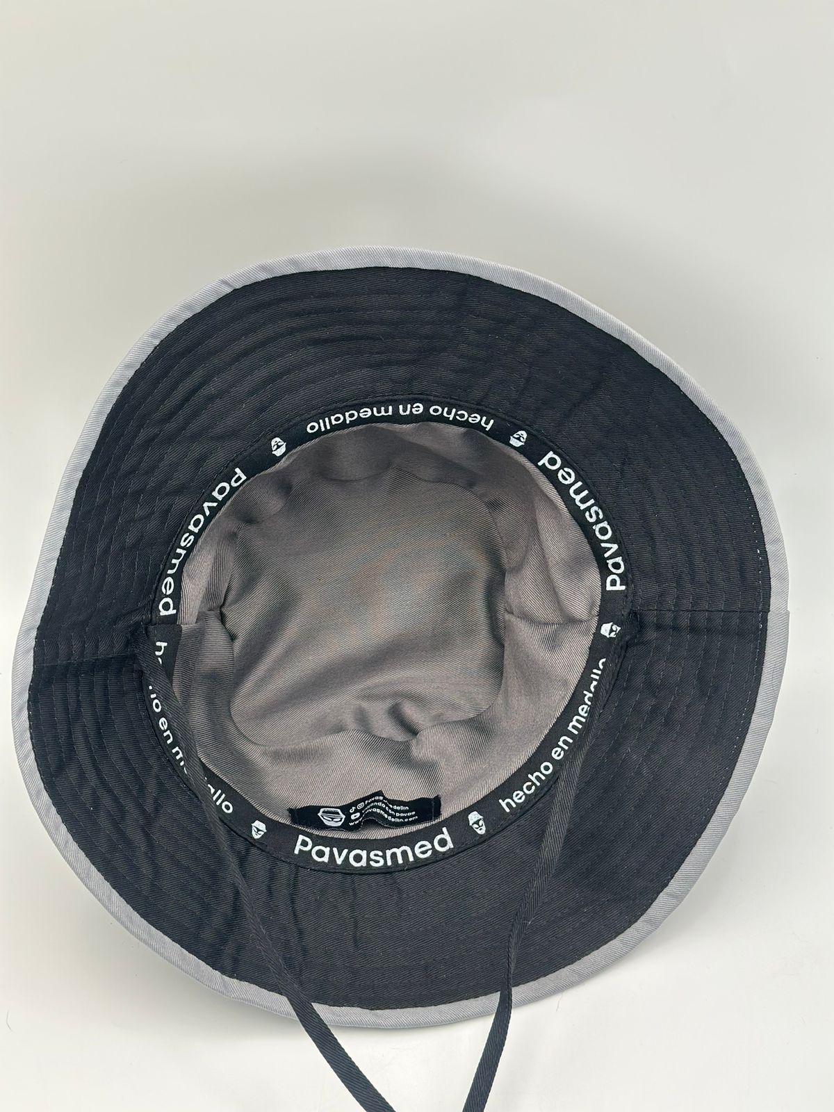 PESQUERO REATA NEGRO CON ALIEN BRILLANTE - Imagen 2