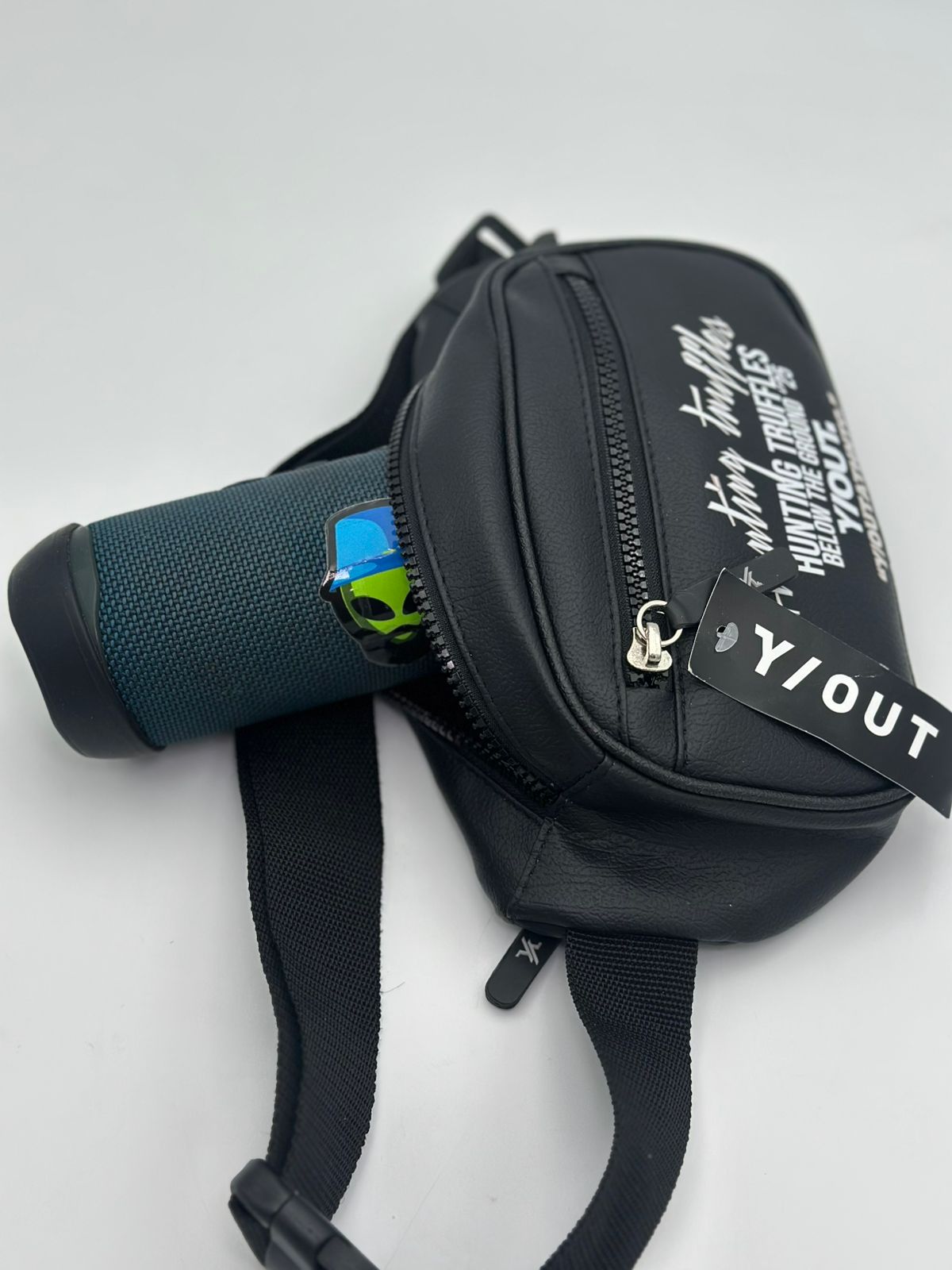 RIÑONERA Y/OUT NEGRA - BLANCO - Imagen 3