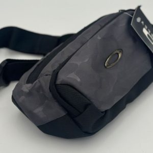 RIÑONERA OAKLEY DEPORTIVA GRIS