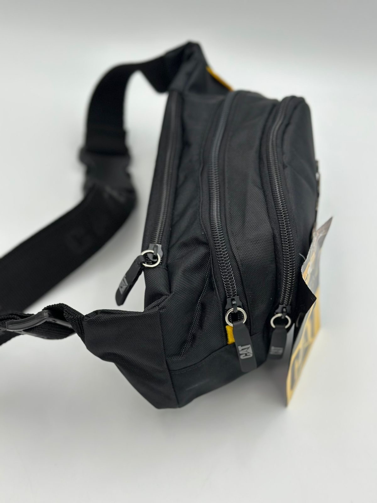 RIÑONERA CATERPILLAR NEGRA - Imagen 2