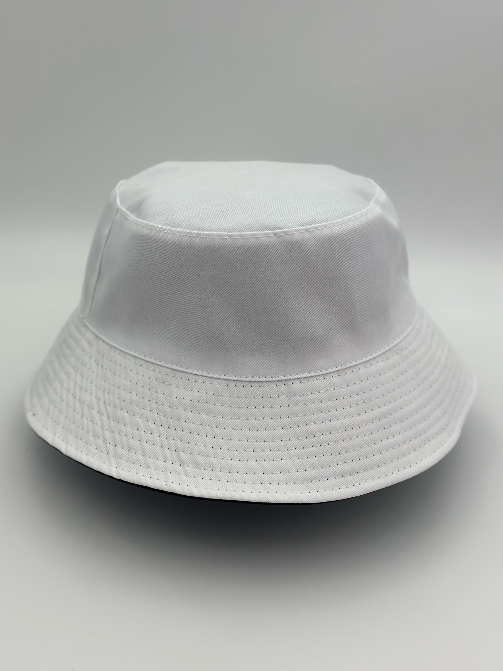 PAVA (BUCKETHAT) BLANCO - NEGRO