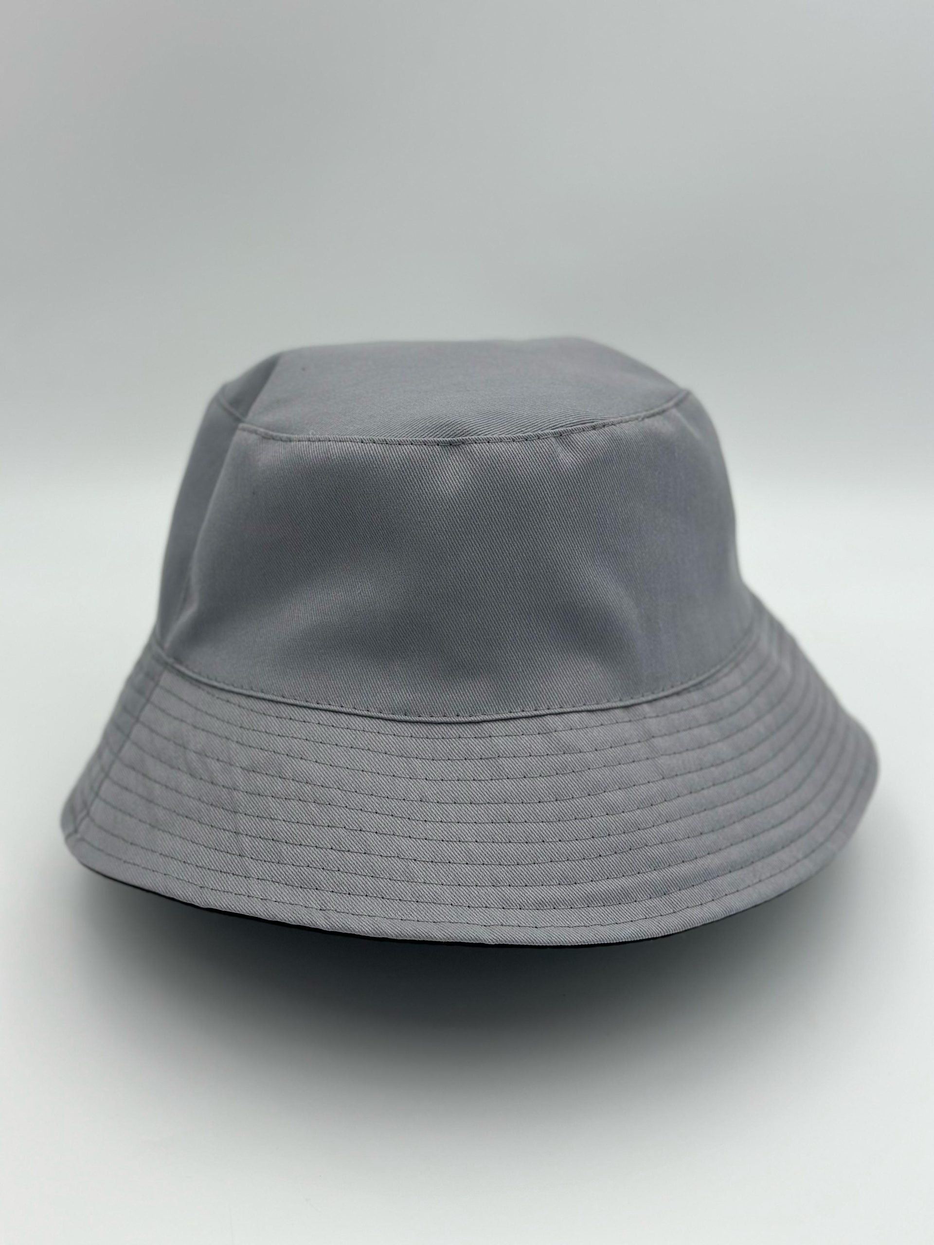 PAVA (BUCKETHAT) GRIS - NEGRO