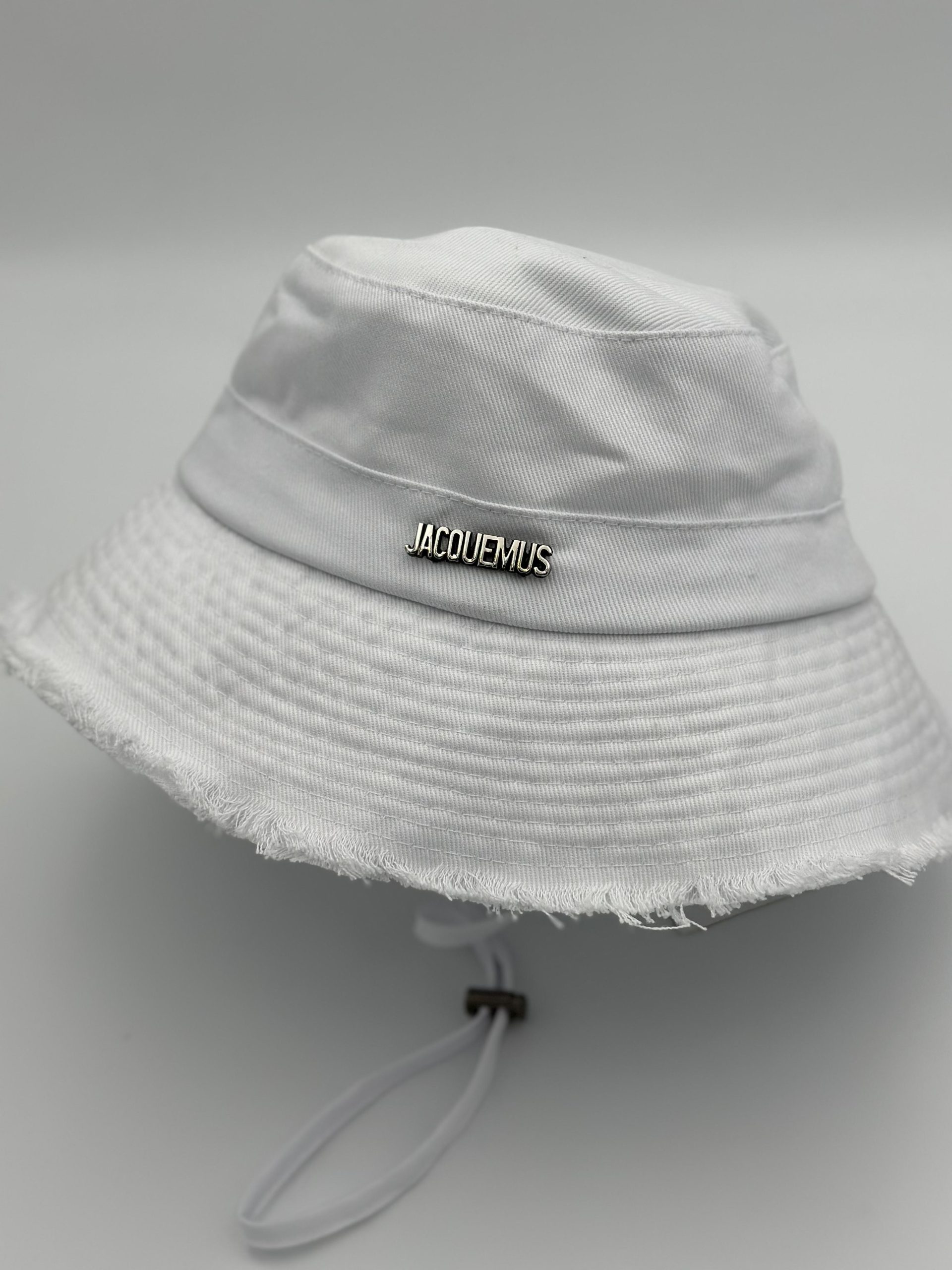 PESQUERO JACQUEMUS BLANCO - AJUSTABLE