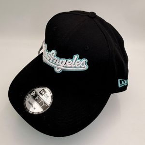 GORRA BEISBOLERA ANGELES NEGRA, PLANA